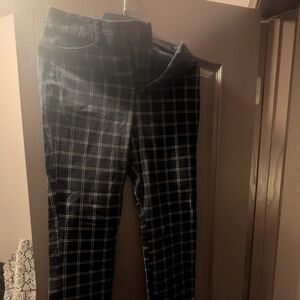 Old Navy Black and White Plaid Skinny Ankle Pants
